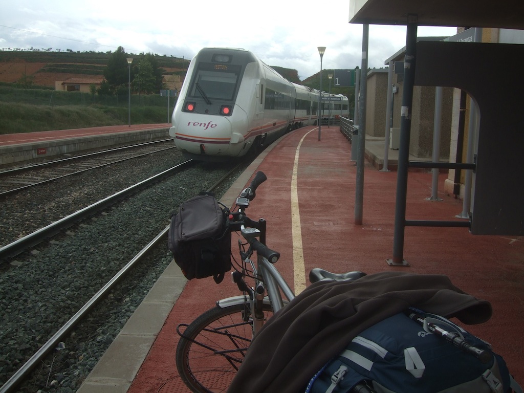 MD 599 en estación de Mora Rubielos MD 599